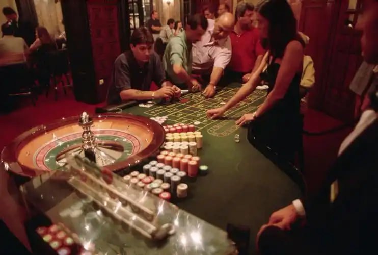 pk33 ဒေါင်းလုဒ် မြန်မာ ကစားသမားများ Sportsbook Live Casino App သုံးနေသည်
